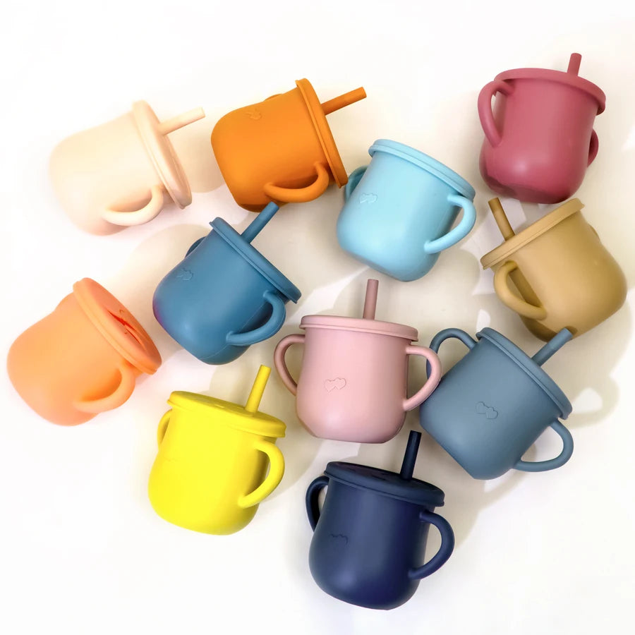 Set de Repas en Silicone pour Enfants - 8 Pièces Antidérapantes avec Bavoirs et Ustensiles